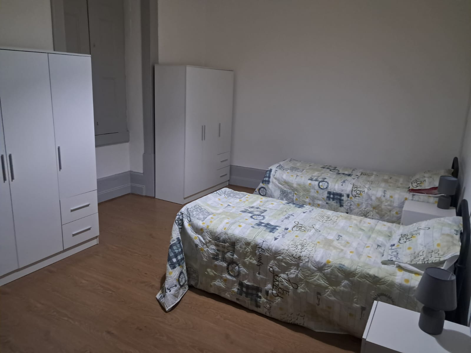 quarto duplo para arrendar